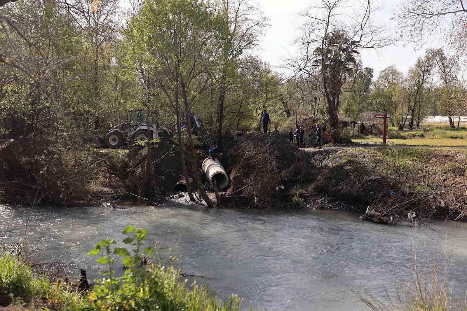 Muğla B&uuml;y&uuml;kşehir tarafından K&ouml;yceğiz&rsquo;de selden zarar g&ouml;ren &uuml;reticiler destekleniyor
