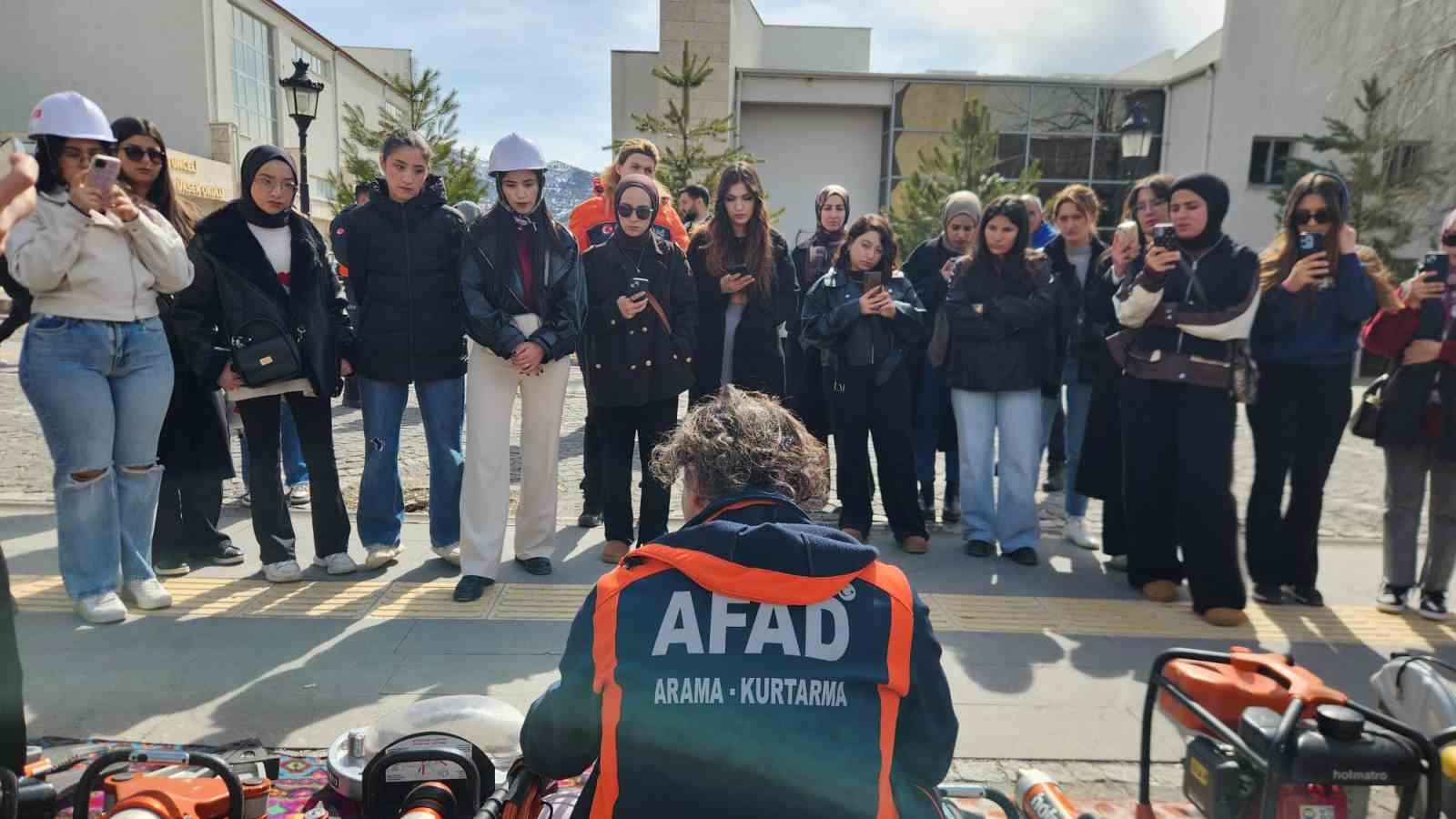 Deprem Haftası’nda Tunceli’de afet farkındalığı seferberliği