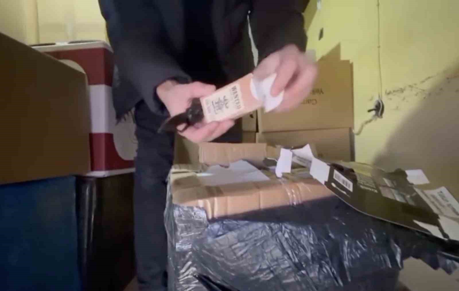 Kastamonu&rsquo;da &ccedil;ok miktarda ka&ccedil;ak t&uuml;t&uuml;n &uuml;r&uuml;n&uuml; ele ge&ccedil;irildi
