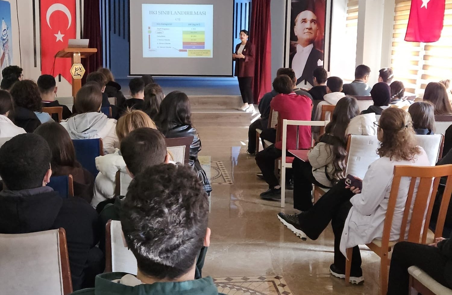 Karacabey Belediyesi&rsquo;nden &ouml;ğrencilere sağlıklı beslenme eğitimi
