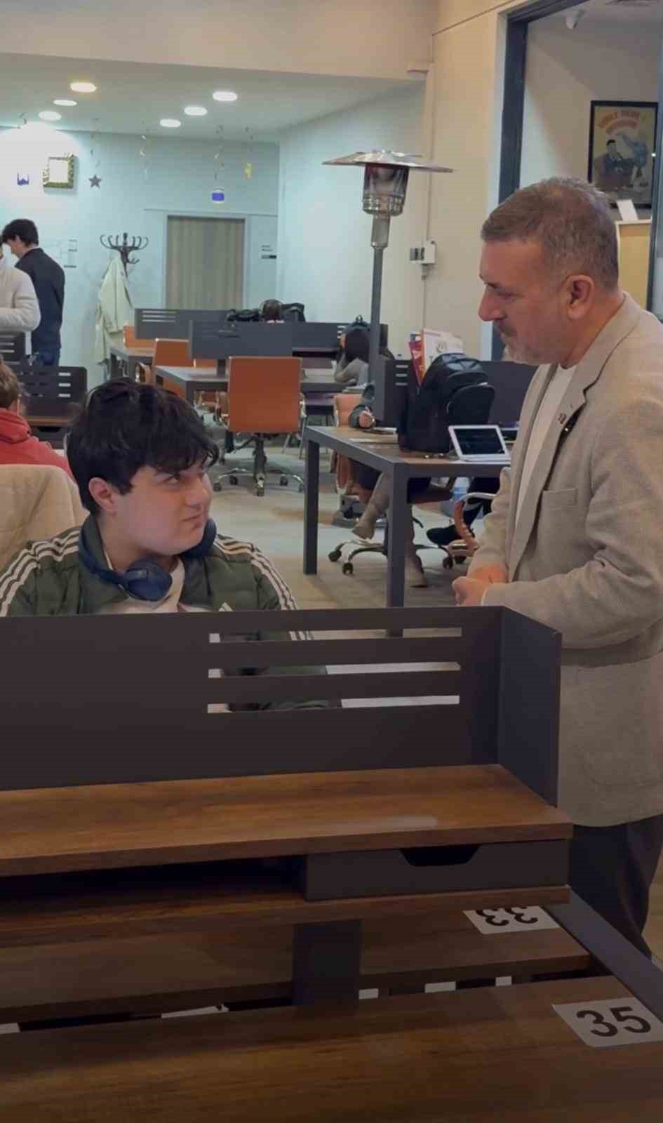 Sincanlı gen&ccedil;lerin ders durağı: Millet kıraathaneleri
