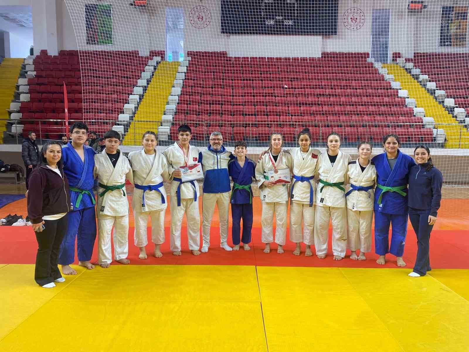 Salihlili Judocular Türkiye Şampiyonası’ndan madalyalarla döndü