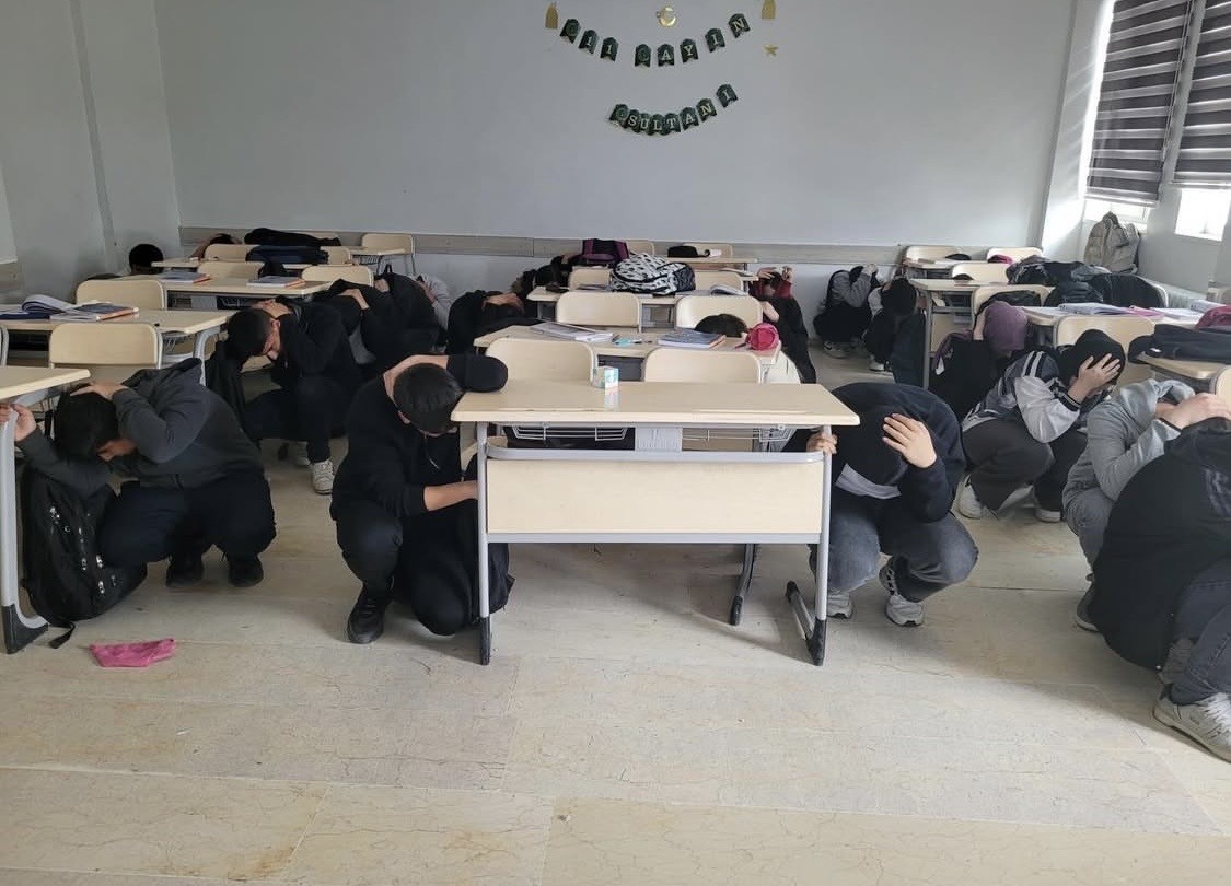 &Ccedil;ermik&rsquo;te deprem tatbikatı
