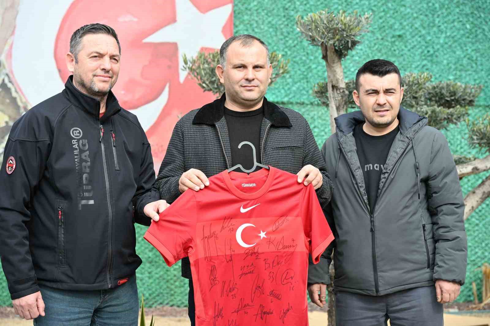 Milli forma DMD hastası minik Rahmi Kerem i&ccedil;in satışta
