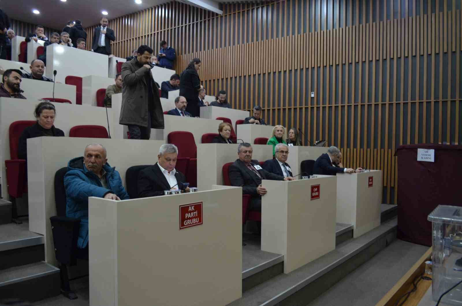 G&ouml;revden uzaklaştırılan Tanju &Ouml;zcan&rsquo;ın yerine yeni başkanvekili se&ccedil;ildi
