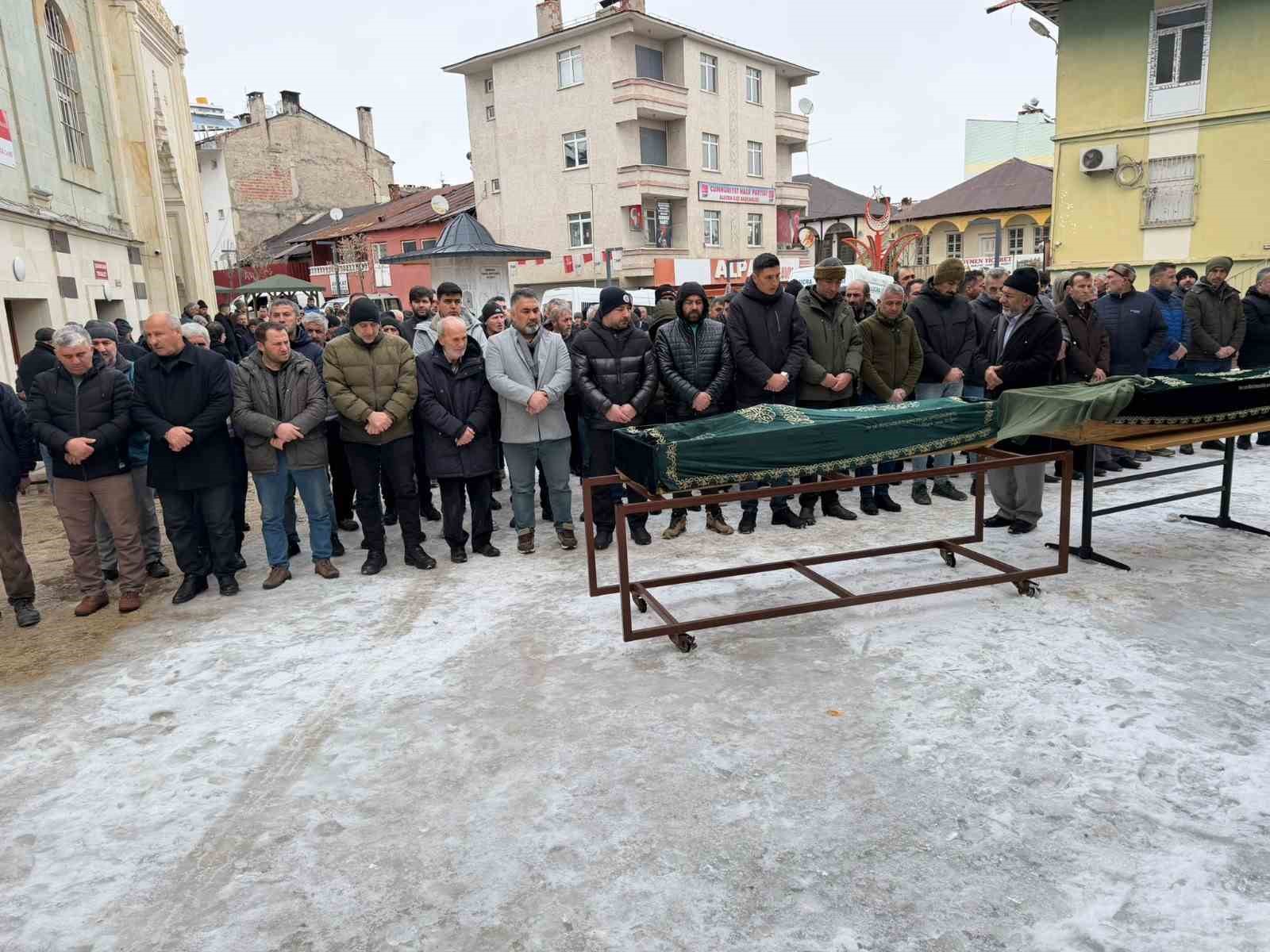 50 yıllık hayat arkadaşlığı aynı gün son buldu