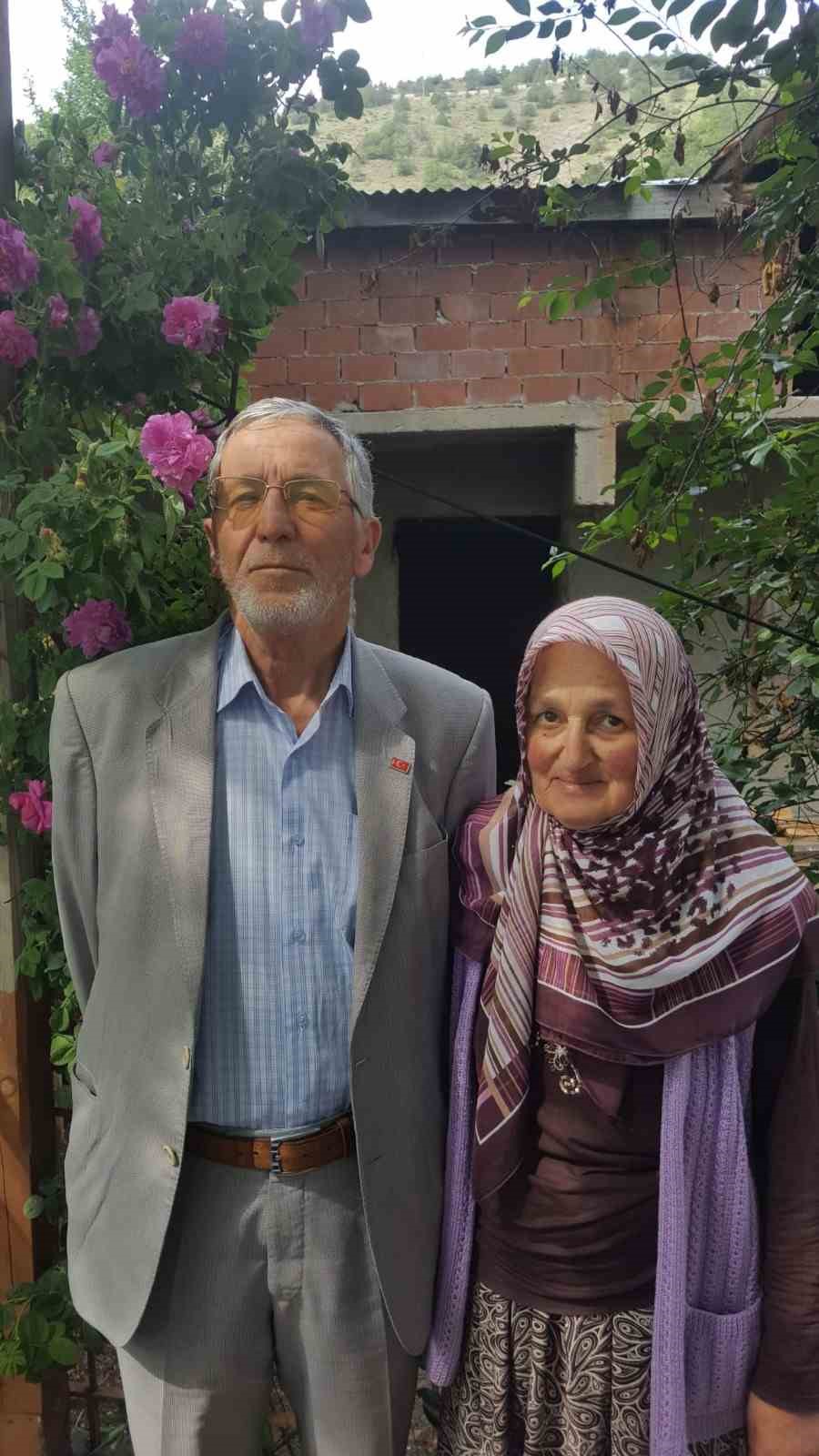 50 yıllık hayat arkadaşlığı aynı g&uuml;n son buldu
