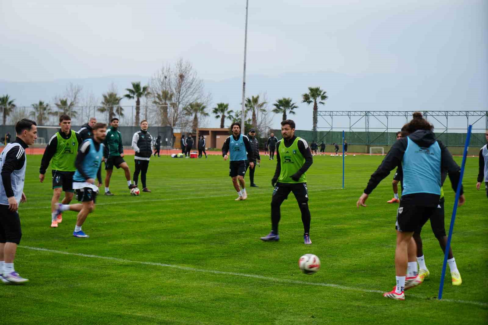 Sel&ccedil;uk İnan: "Sakatlıklar var ve &ccedil;ok geniş bir kadroya sahip olduğumuz da s&ouml;ylenemez"
