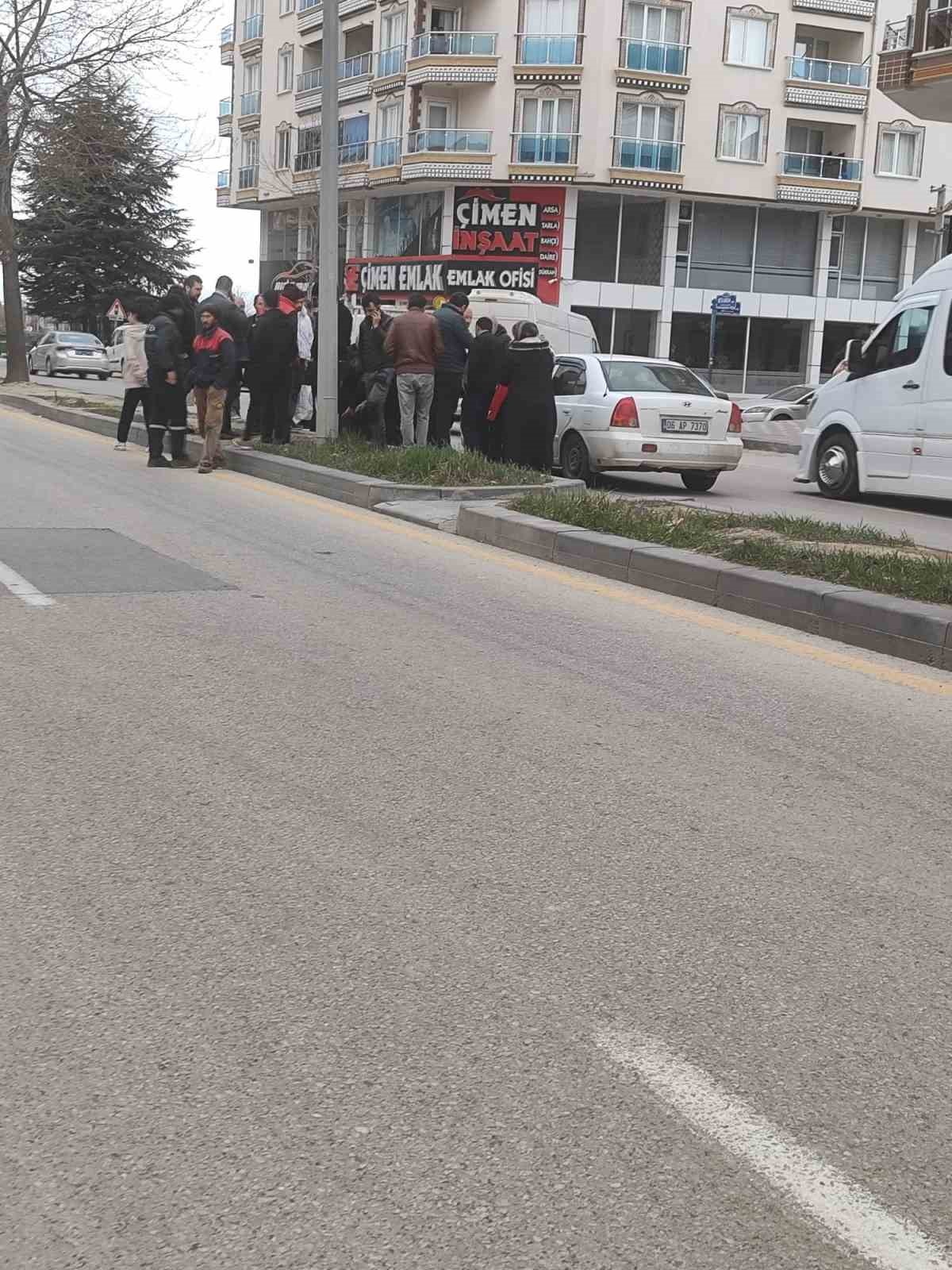 Ankara&rsquo;da otomobilin &ccedil;arptığı yaya yaralandı
