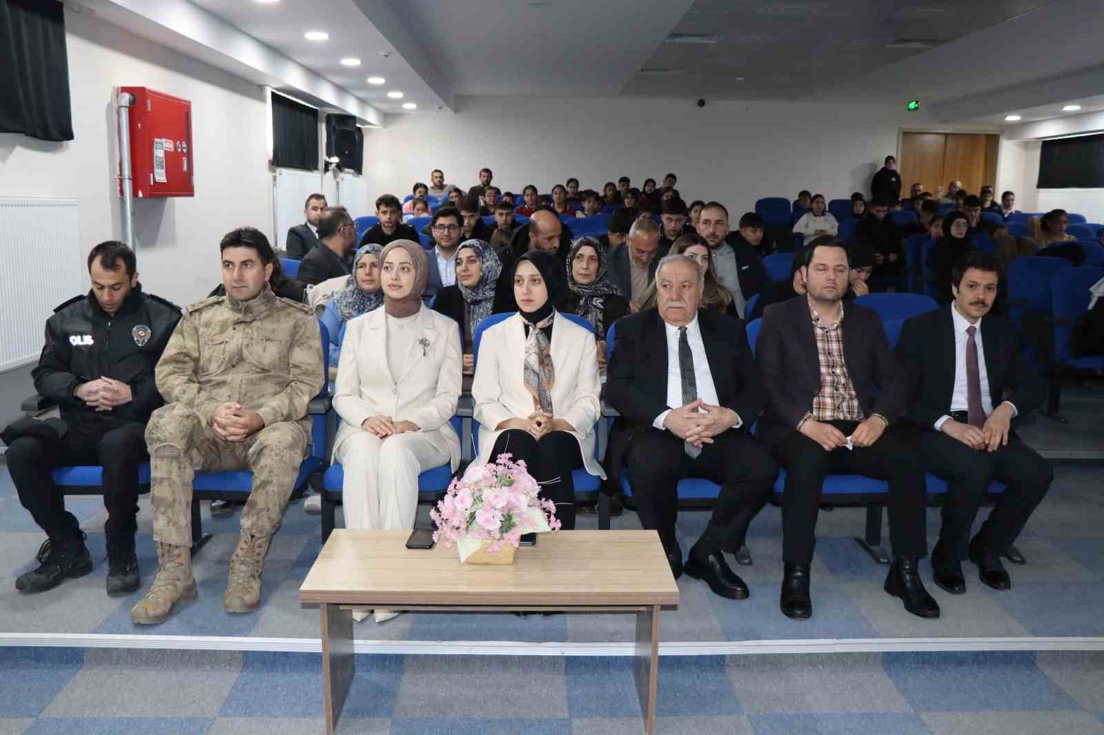 Şehit Recep G&uuml;nd&uuml;z Anadolu İmam Hatip Lisesi&rsquo;nden 8 Mart D&uuml;nya Kadınlar G&uuml;n&uuml; programı
