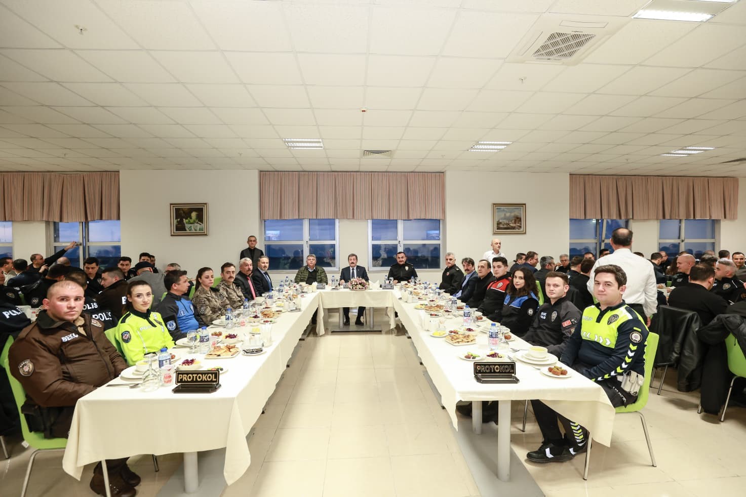 Emniyet teşkilatı iftarda buluştu: "Samsun&rsquo;un huzuru i&ccedil;in 7/24 g&ouml;rev başındayız"
