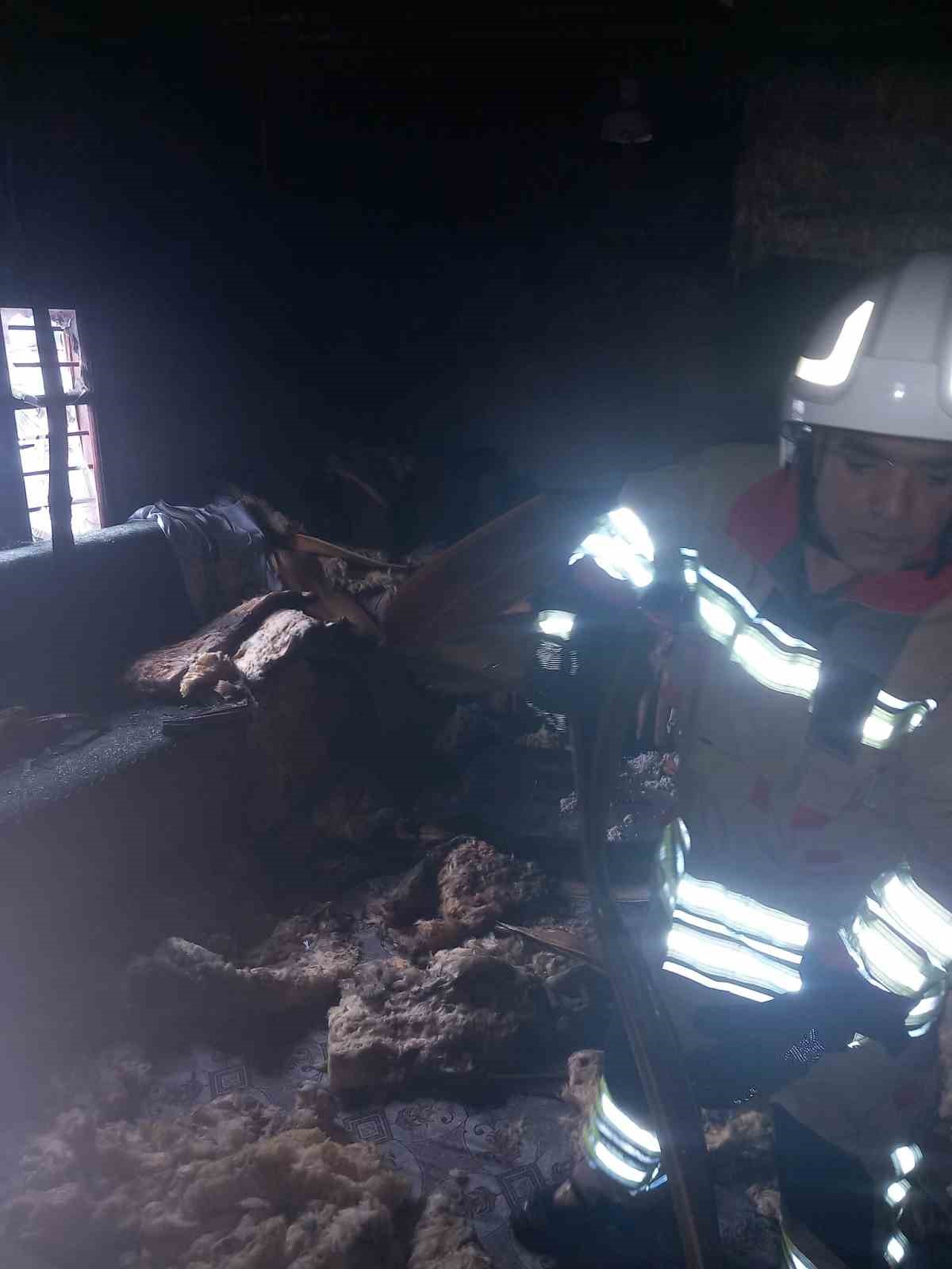 Belen&rsquo;de yanan ev kullanılmaz hale geldi
