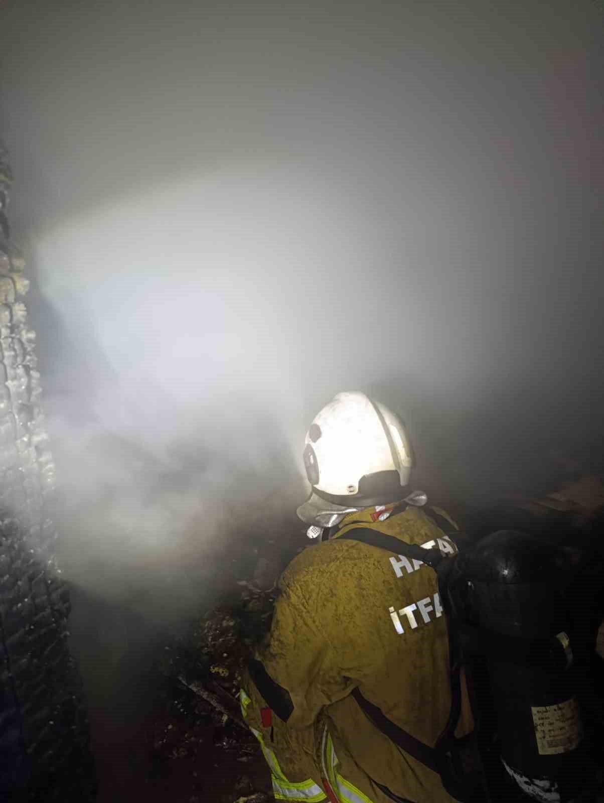 Reyhanlı&rsquo;da ev yangını
