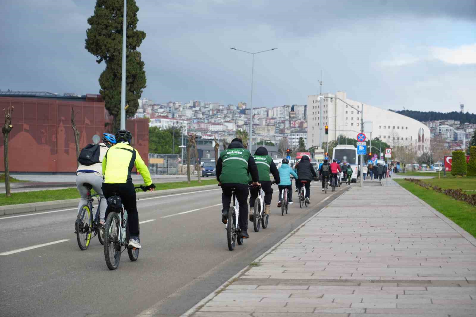 Samsun&rsquo;da Yeşilay Haftası&rsquo;nda pedallar sağlıklı yaşam i&ccedil;in d&ouml;nd&uuml;
