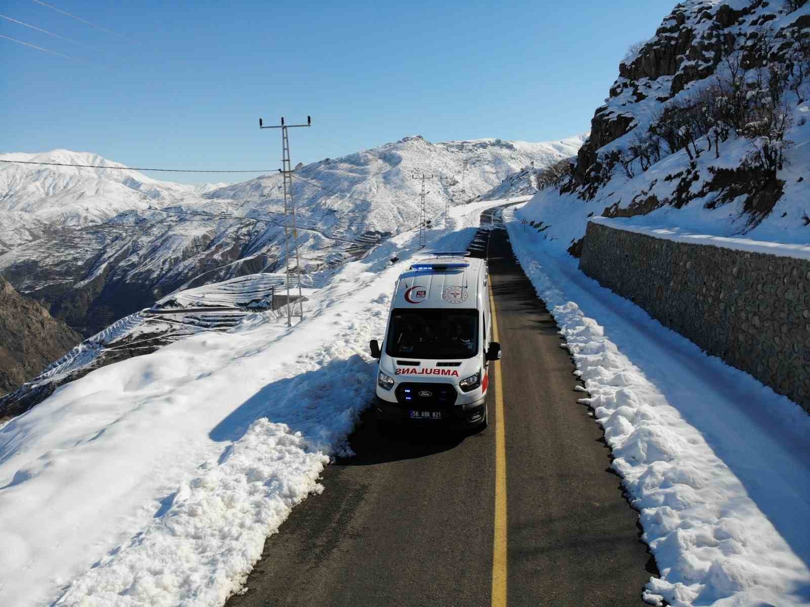 Siirt’in tek kadın ambulans şoförü zorlu coğrafyada hayat kurtarıyor
