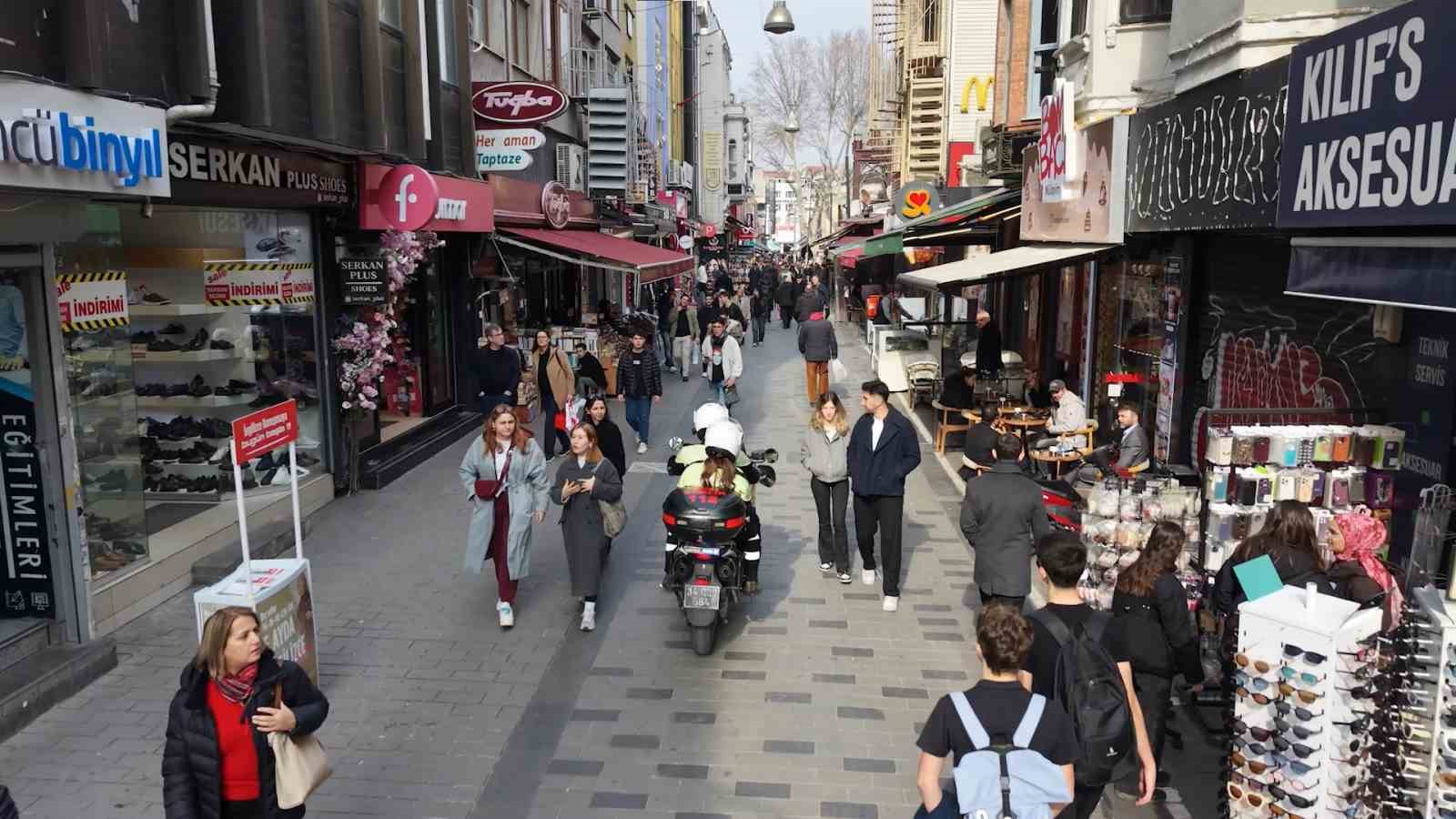 İstanbul&rsquo;da hayat kurtaran kadın s&uuml;r&uuml;c&uuml;ler
