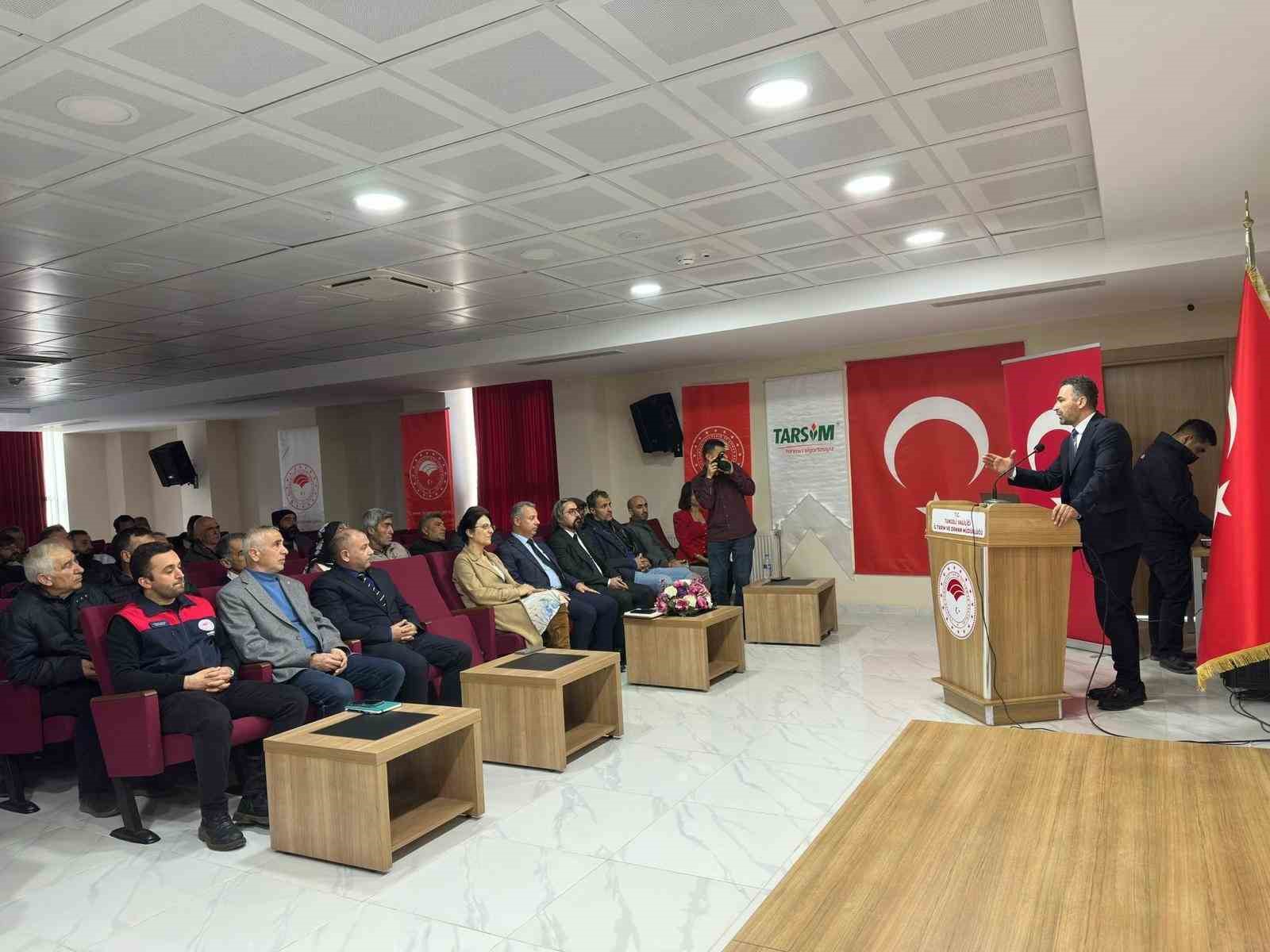 Tunceli&rsquo;de &uuml;reticilere TARSİM bilgilendirmesi
