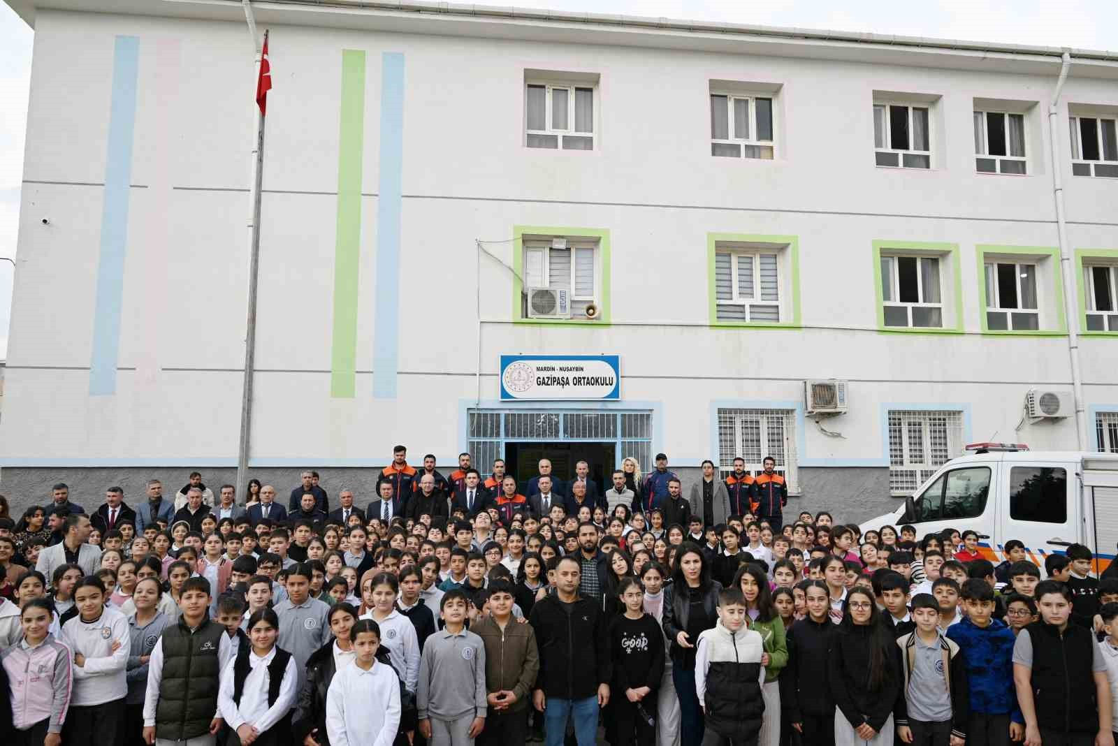 Nusaybin&rsquo;de deprem tatbikatı ger&ccedil;ekleştirildi
