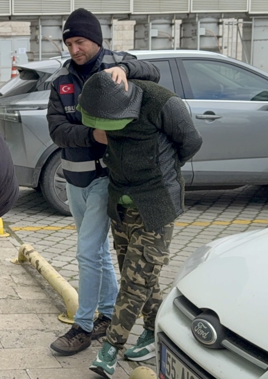 "Kahraman kurye" ara&ccedil; kundaklamaktan g&ouml;zaltına alındı
