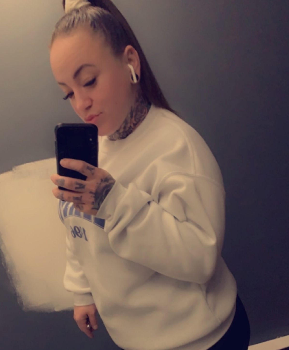 &Ouml;zel hastanede g&ouml;ğ&uuml;s ve karın gerdirme ameliyatı sonrası fenalaşan Kanada uyruklu kadın hastanede &ouml;ld&uuml;
