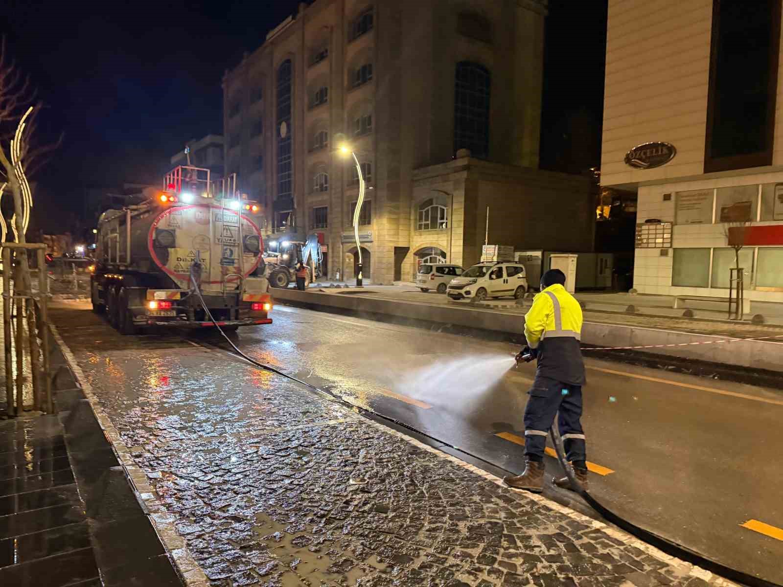 Karab&uuml;k&rsquo;te kapsamlı temizlik &ccedil;alışmaları s&uuml;r&uuml;yor
