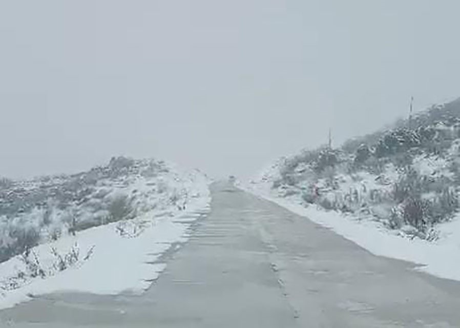 Diyarbakır&rsquo;ın iki il&ccedil;esinde kar yağışı
