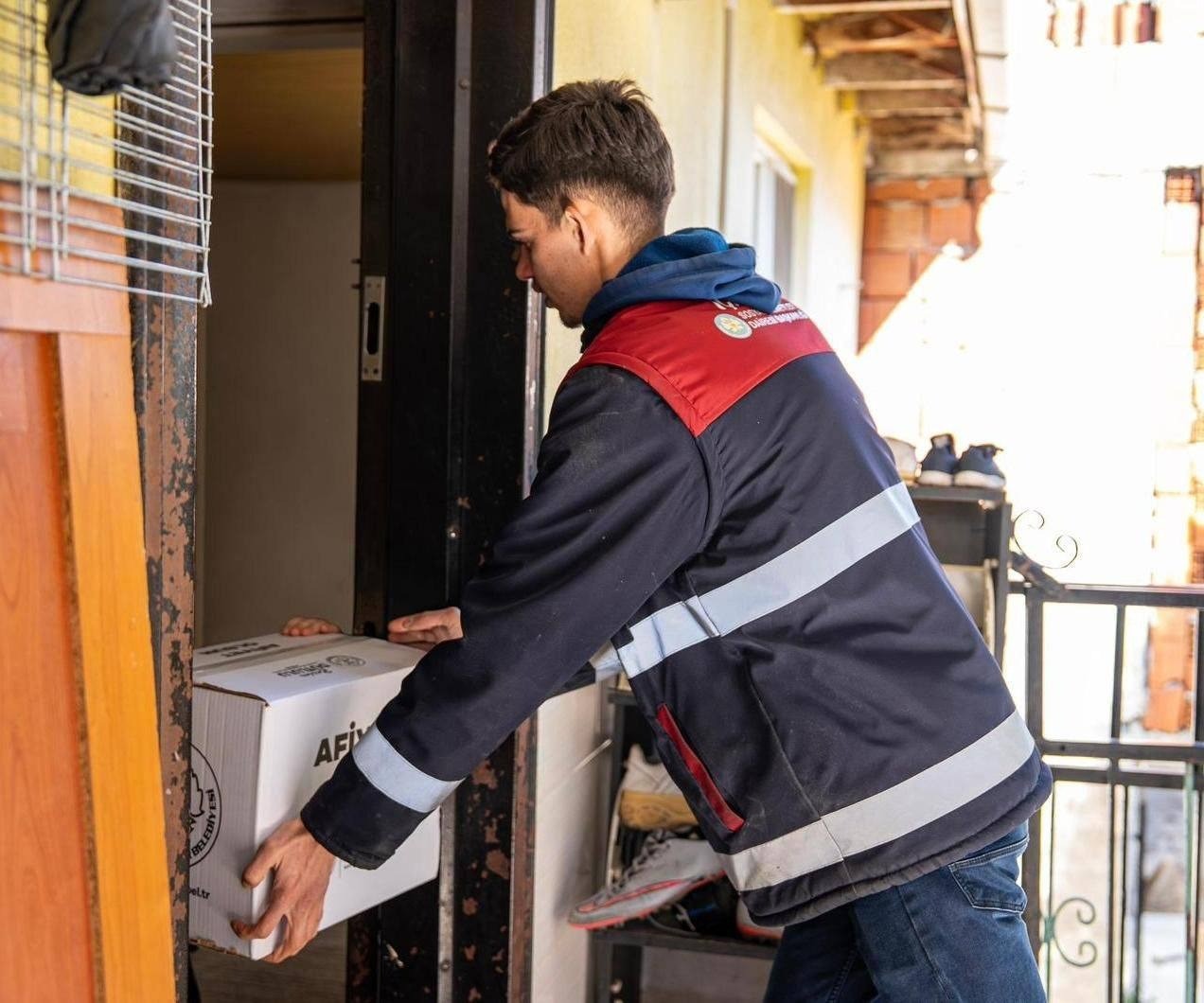 Manisa&rsquo;da ramazan dayanışması giderek b&uuml;y&uuml;yor
