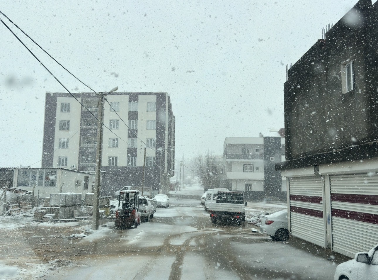 Mazıdağı&rsquo;nda mart ayında kar yağışı etkili oldu
