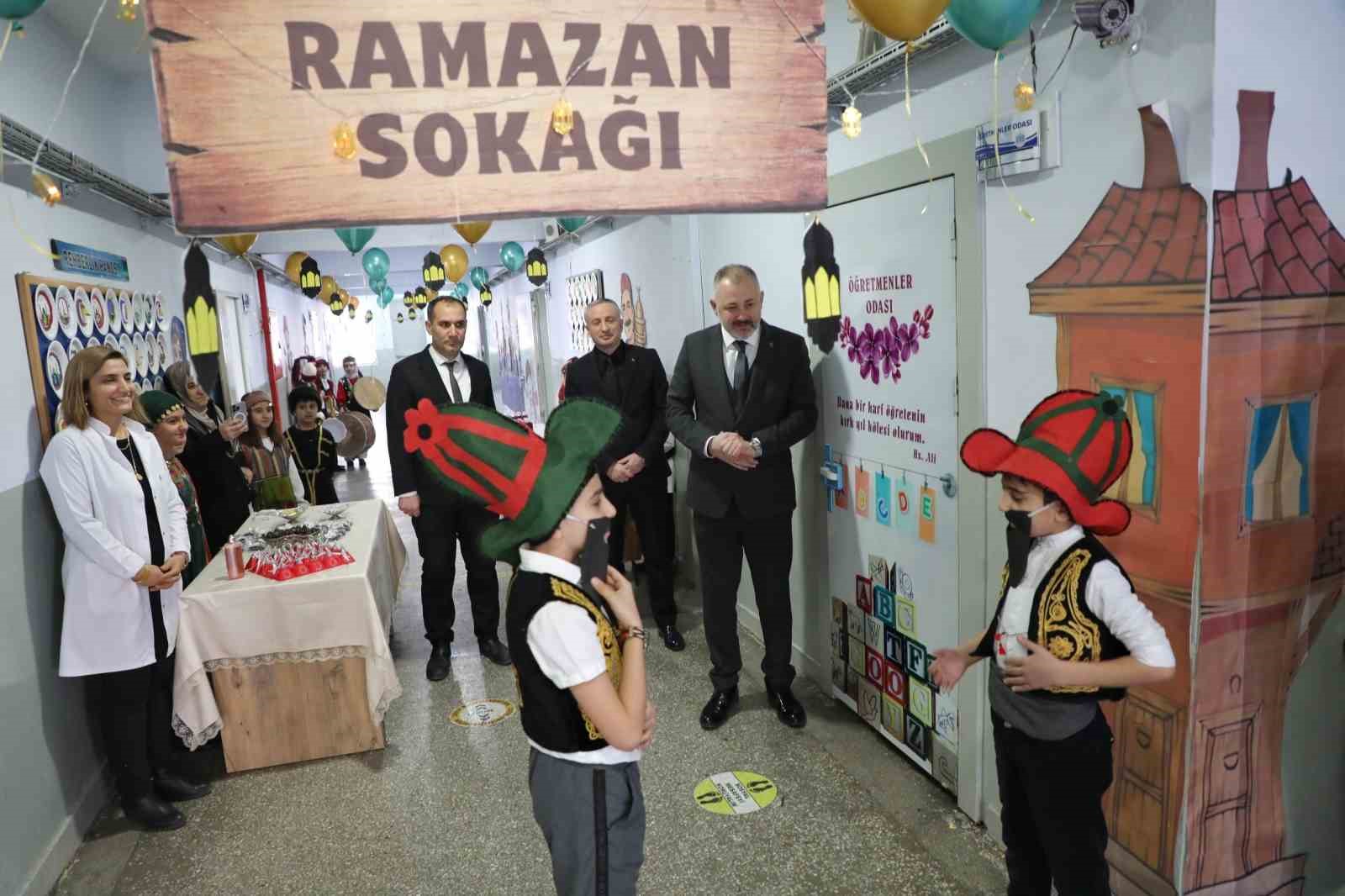 MEB Bilgi İşlem Genel M&uuml;d&uuml;r&uuml; Karaman, Ağrı&rsquo;da eğitim &ccedil;alışmalarını yerinde inceledi
