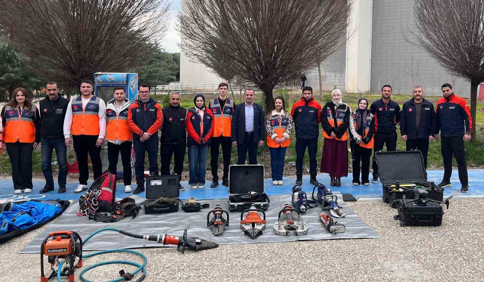 Siirt&rsquo;te AFAD ekipleri Deprem Haftası&rsquo;nda vatandaşları bilgilendirdi
