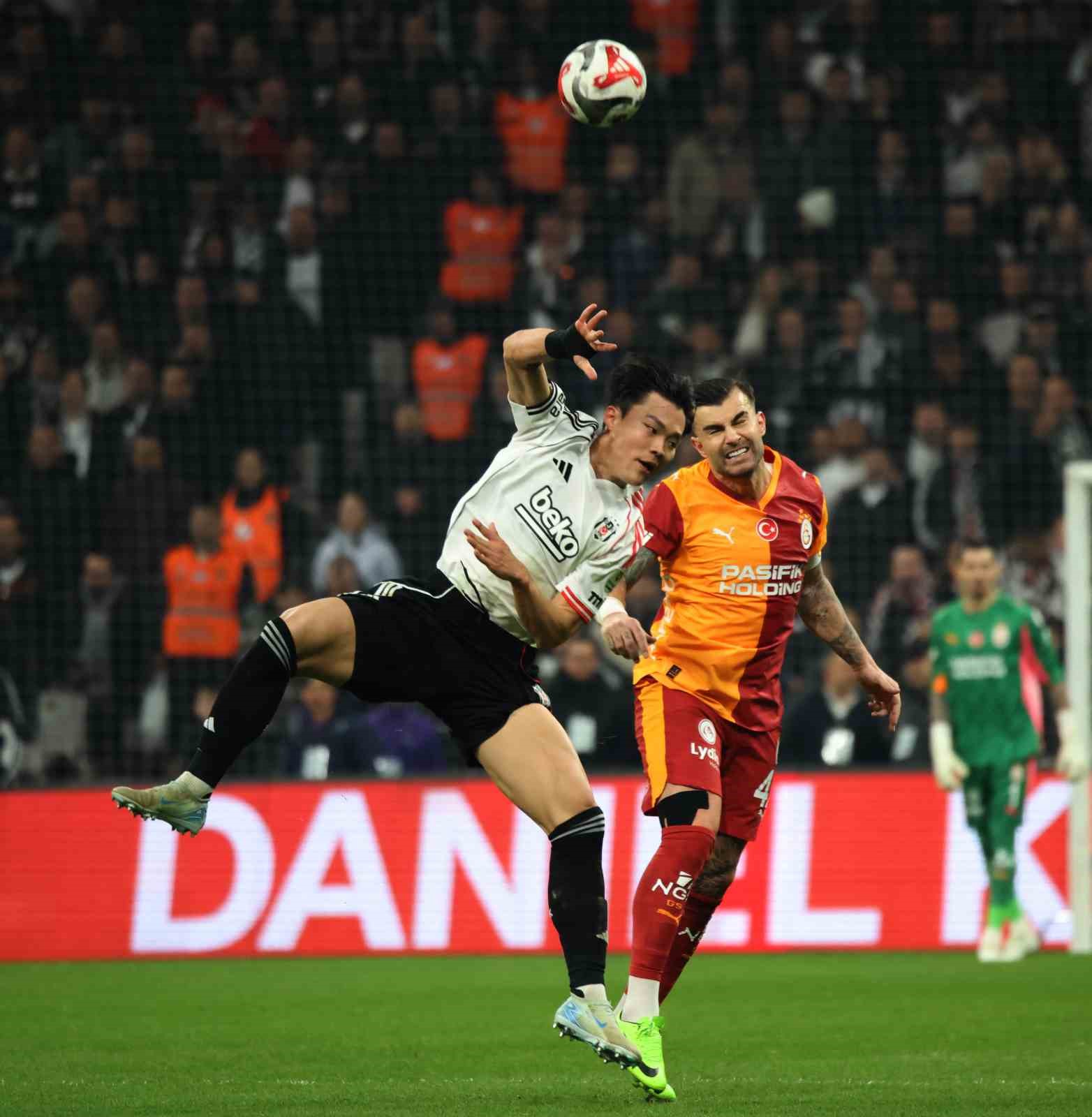 Trendyol S&uuml;per Lig: Beşiktaş: 0 - Galatasaray: 1 (İlk yarı)
