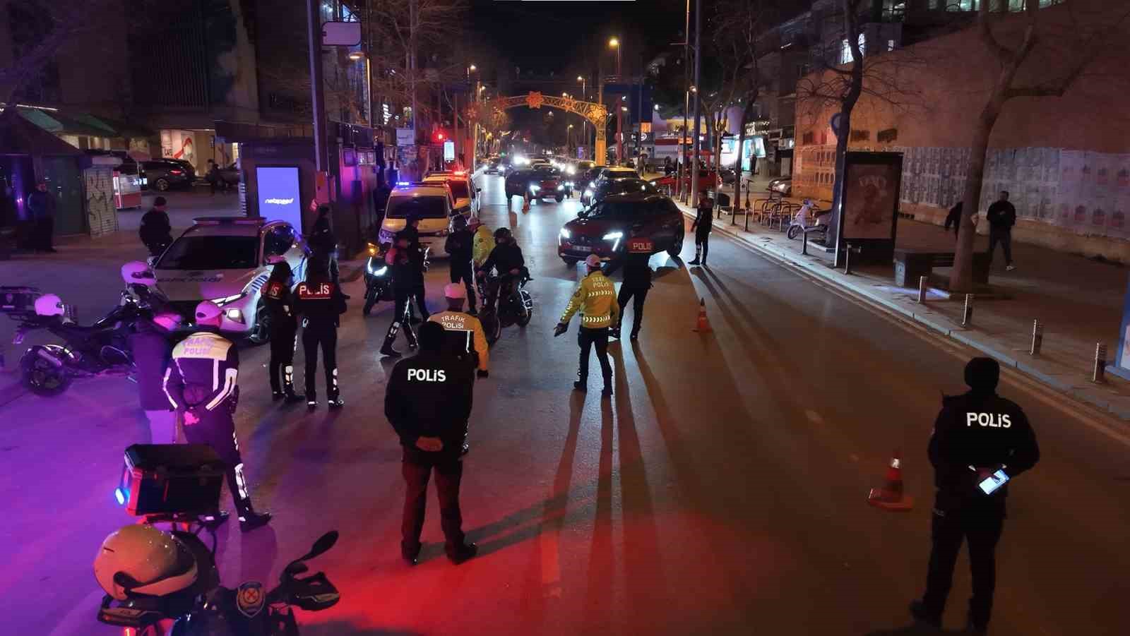 Bağdat Caddesi’nde trafik uygulaması: 400 bin lira ceza