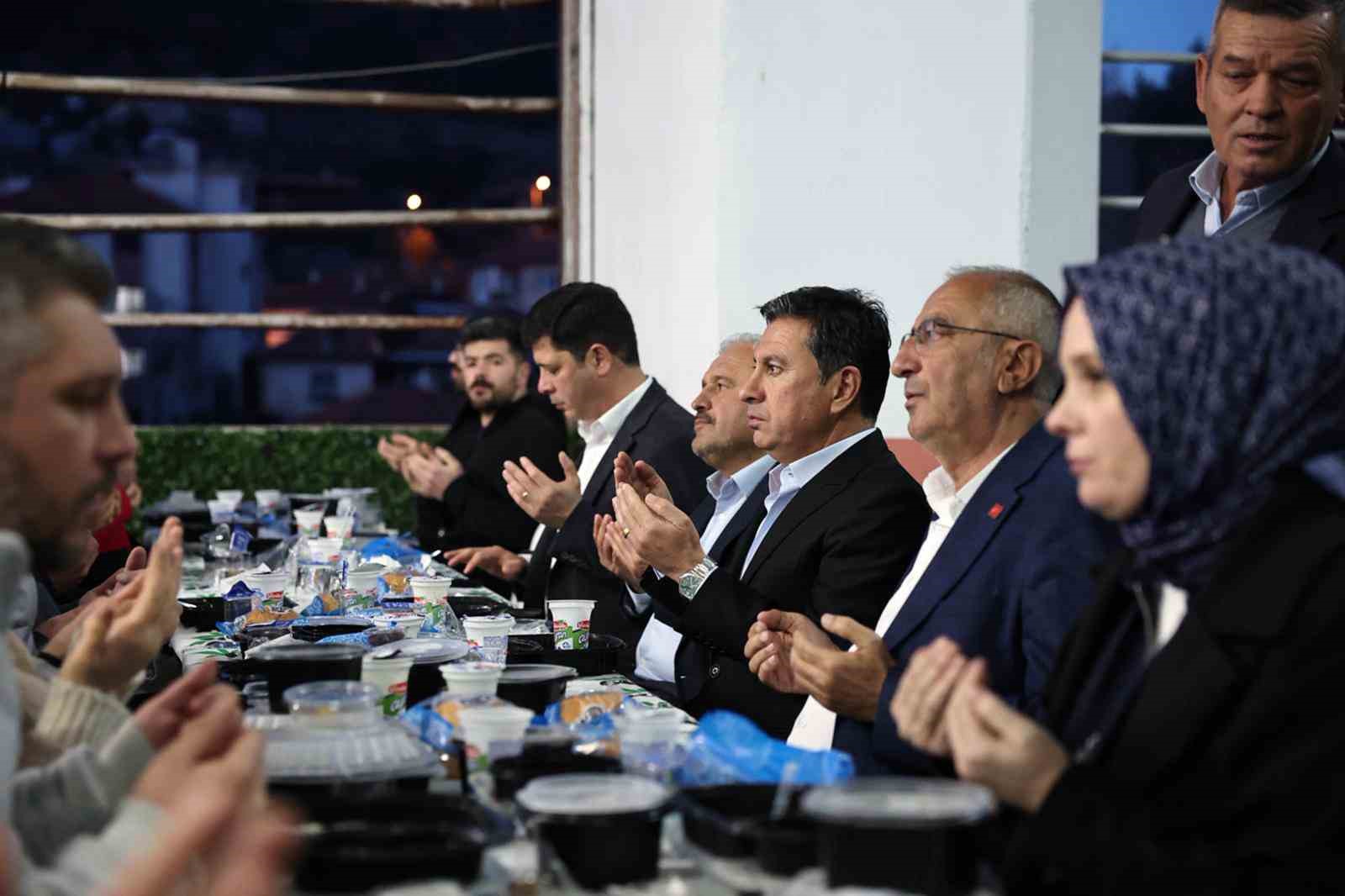 Başkan Aras, Kavaklıdere’de vatandaşlar ile iftar sofrasında buluştu