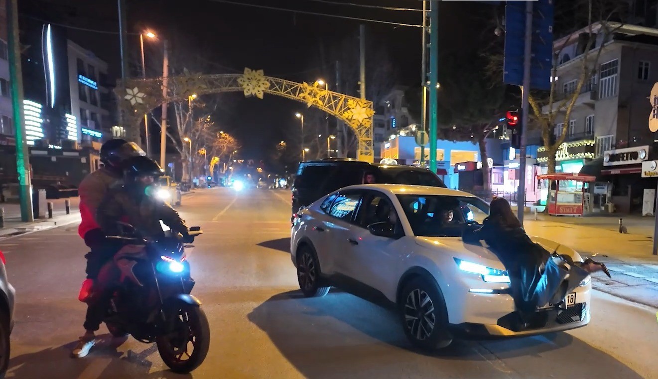 Caddebostan’da aracın önüne atlayan yolcu konuştu: "Alkolün etkisiyle yaptım, kötü niyetim yoktu"
