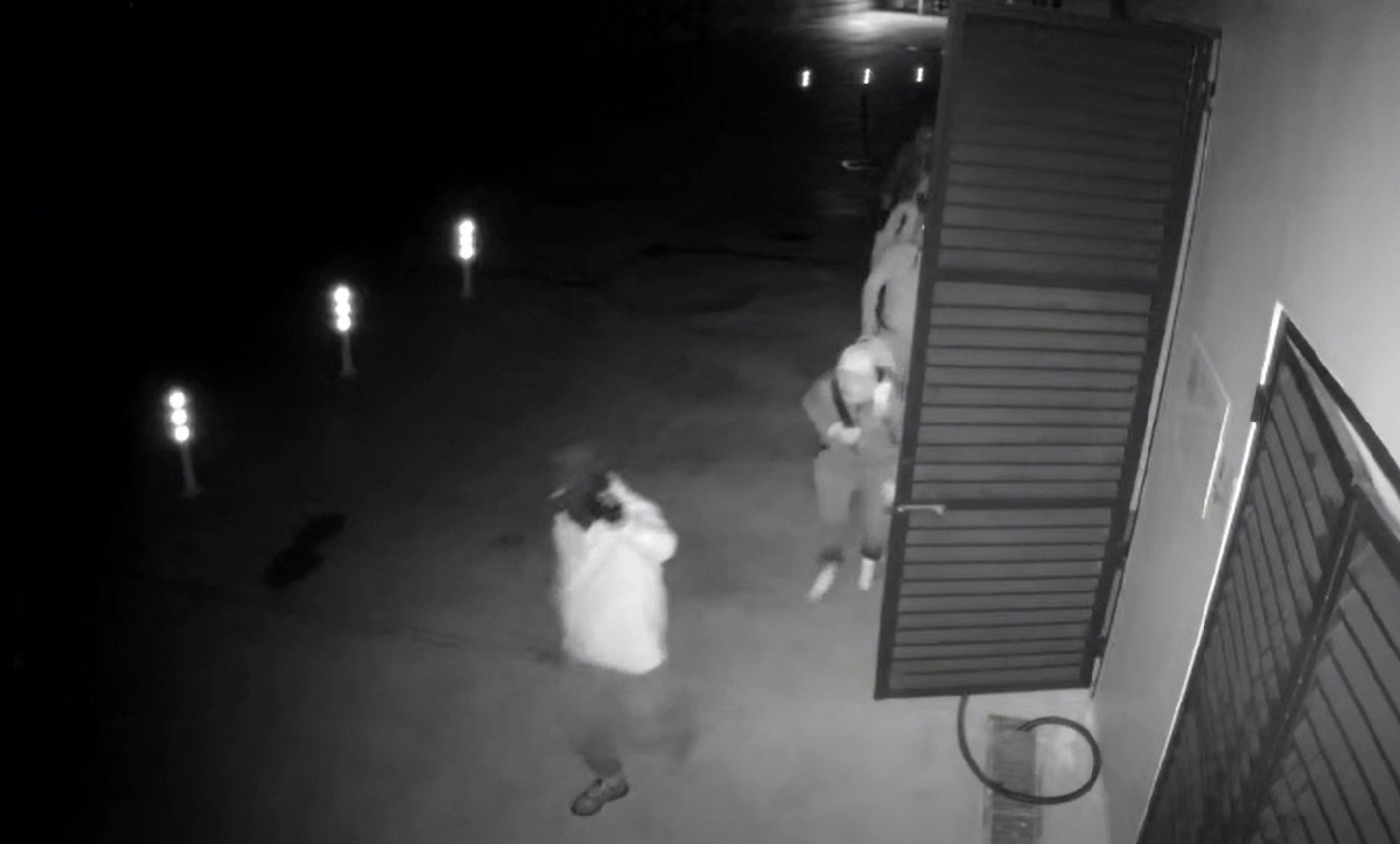 Saruhanlı&rsquo;daki fabrika soygunu g&uuml;venlik kameralarına yansıdı
