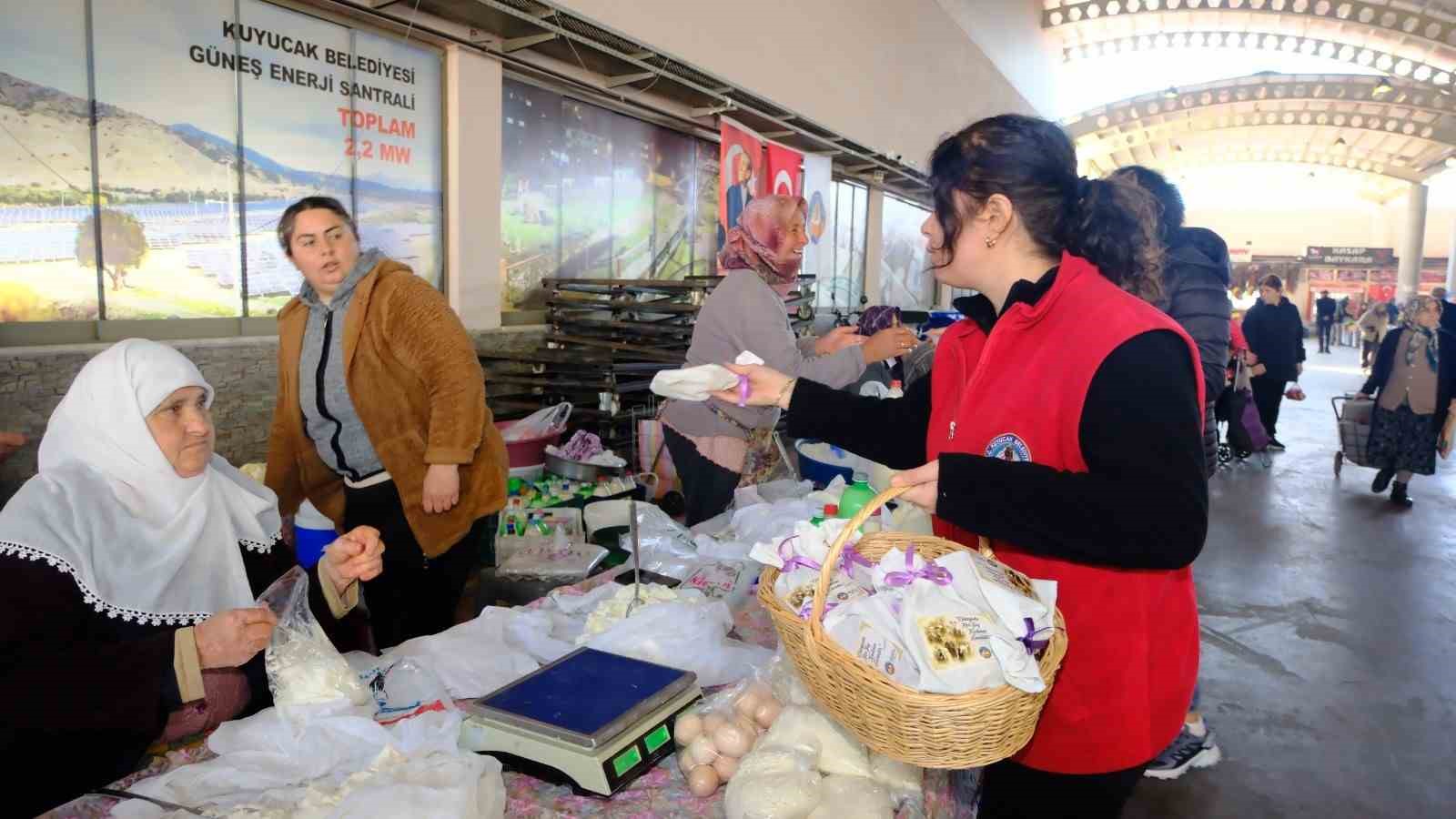 Kuyucak Belediyesi&rsquo;nden kadınlara 8 Mart s&uuml;rprizi
