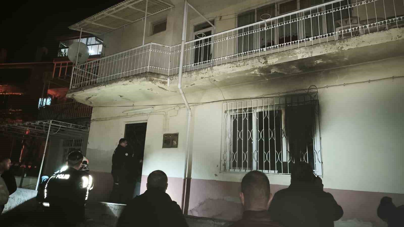 Boş evde &ccedil;ıkan yangın korkuttu
