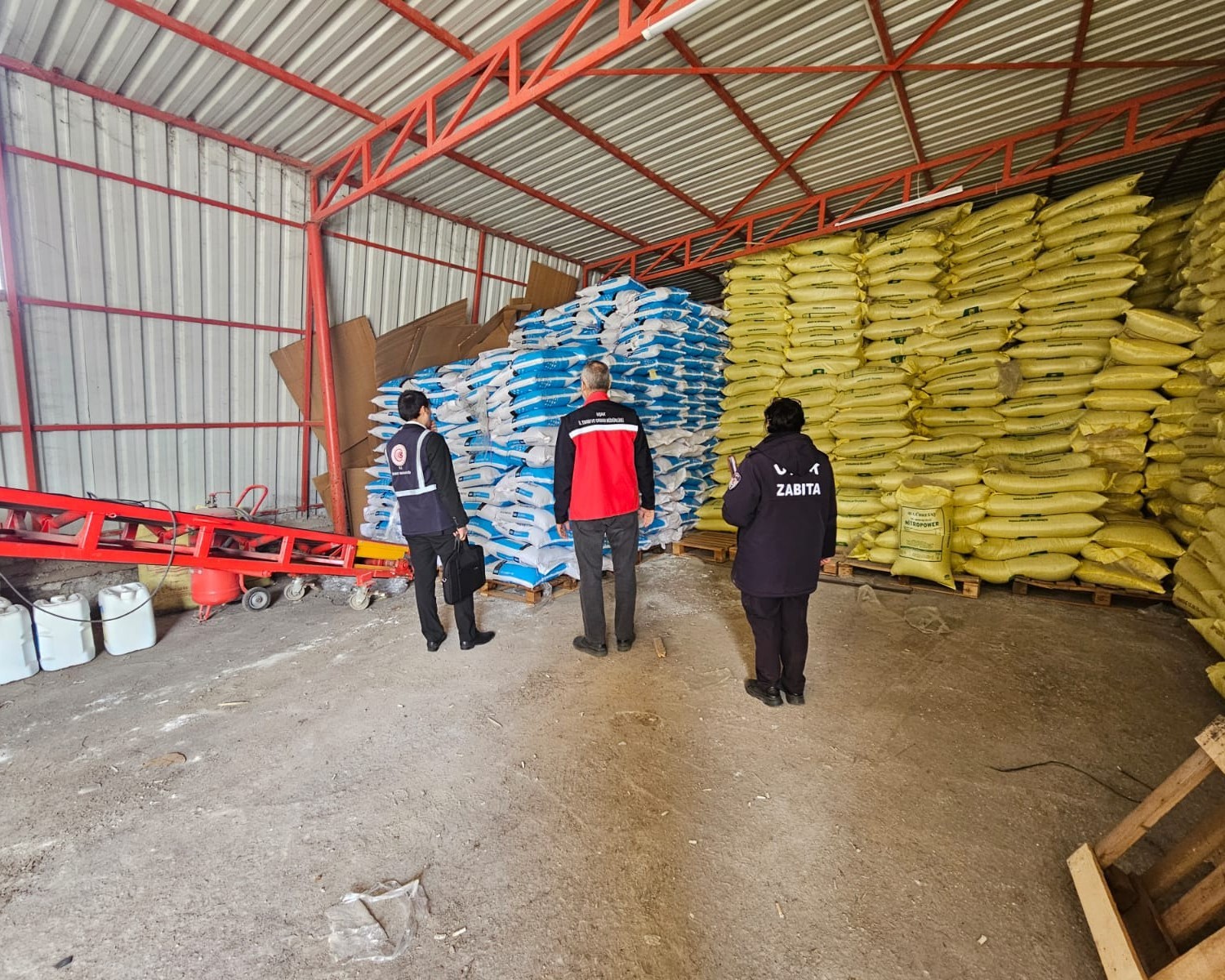 Uşak&rsquo;ta g&uuml;bre bayilerine denetim
