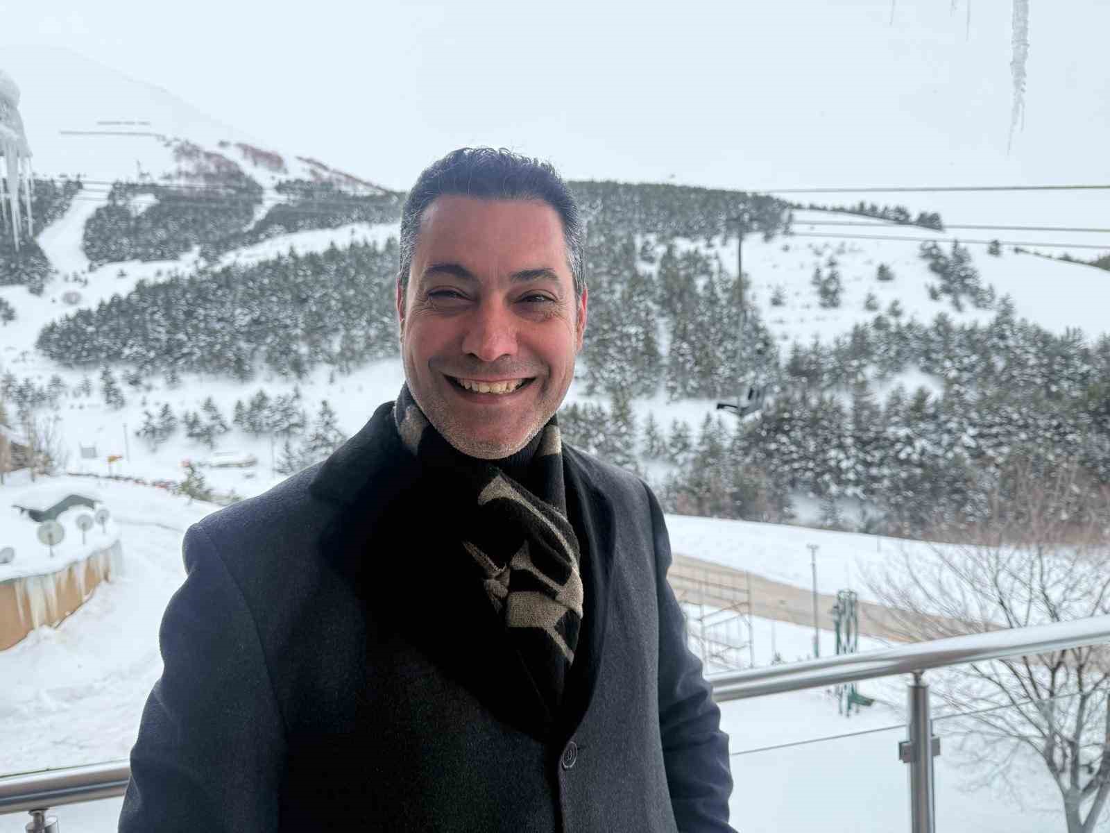 Paland&ouml;ken&rsquo;de kayak keyfi s&uuml;r&uuml;yor
