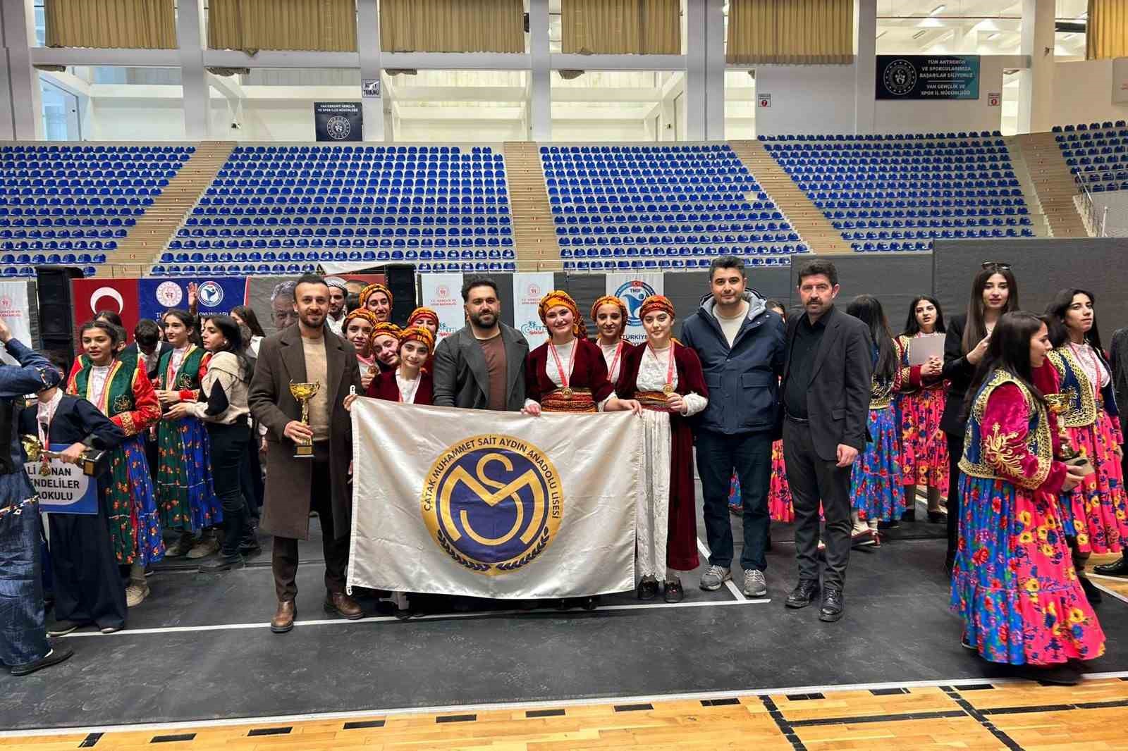 Çataklı öğrencilerden büyük başarı