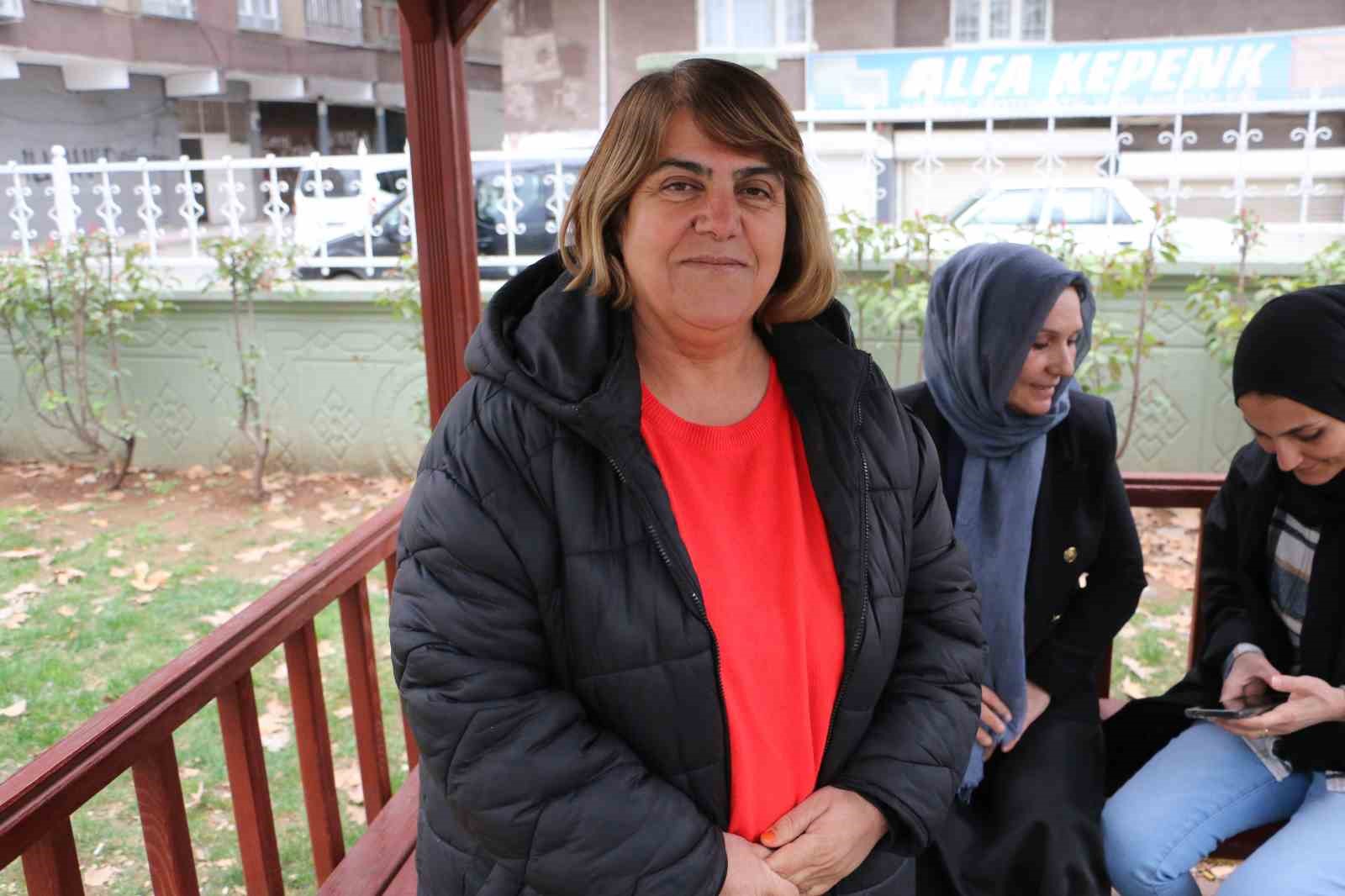 Diyarbakır&rsquo;da kadın muhtarlardan 8 Mart Kadınlar G&uuml;n&uuml; &ccedil;ağrısı: "Kadın cinayetleri son bulsun"
