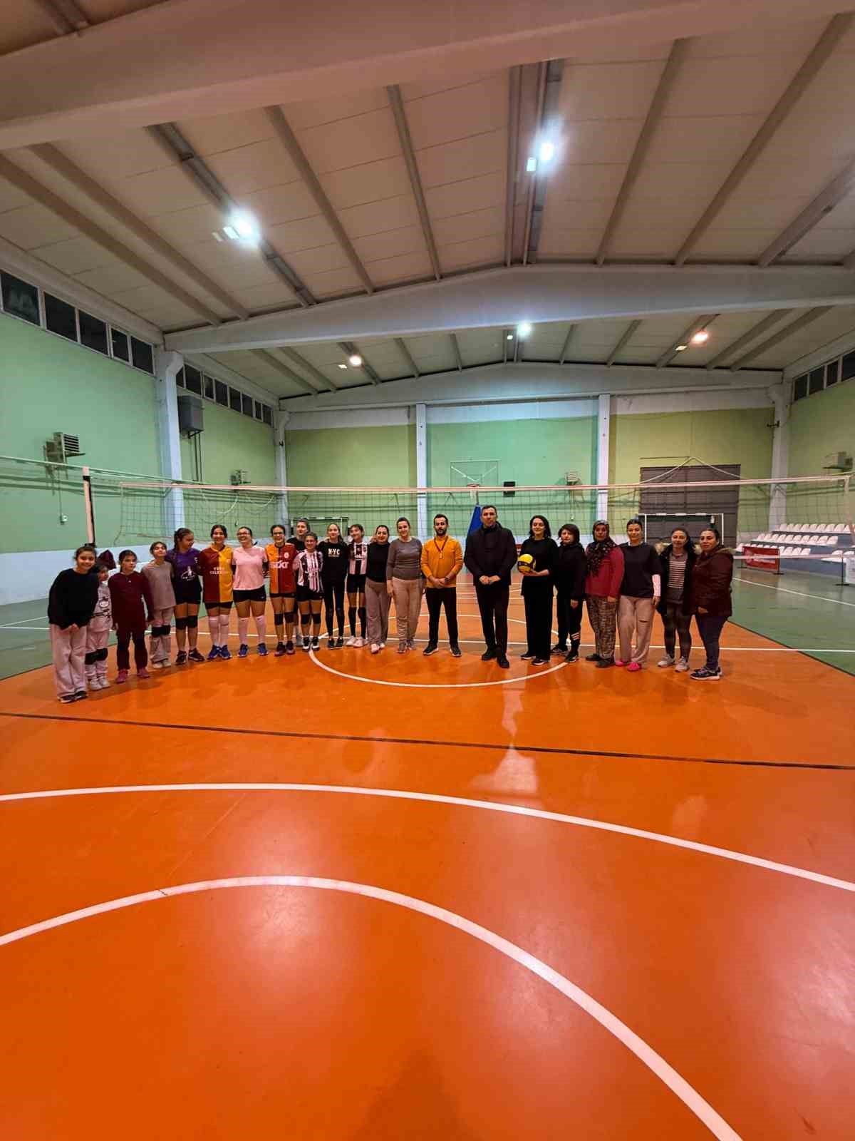Beylikova’da ’Anne-Kız Voleybol Turnuvası’ büyük ilgi gördü