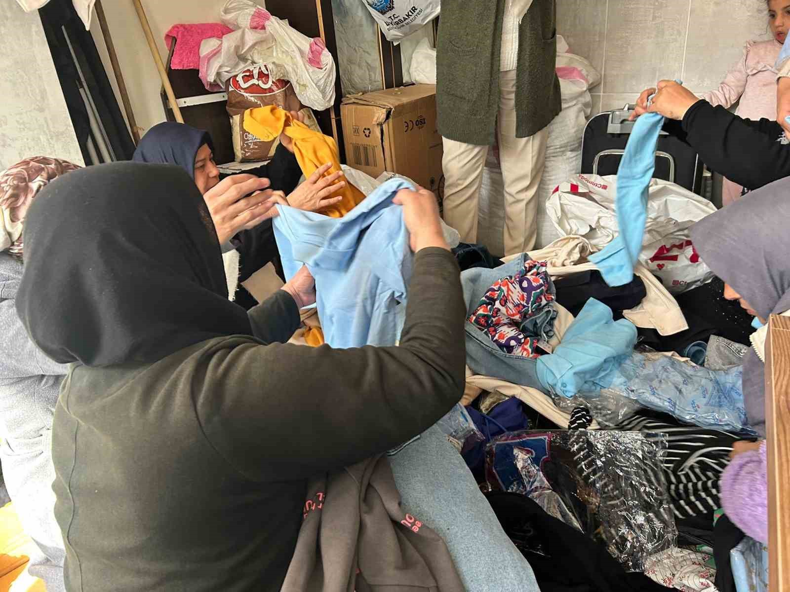 8 Martta ihtiya&ccedil; sahibi kadınlara kıyafet desteği
