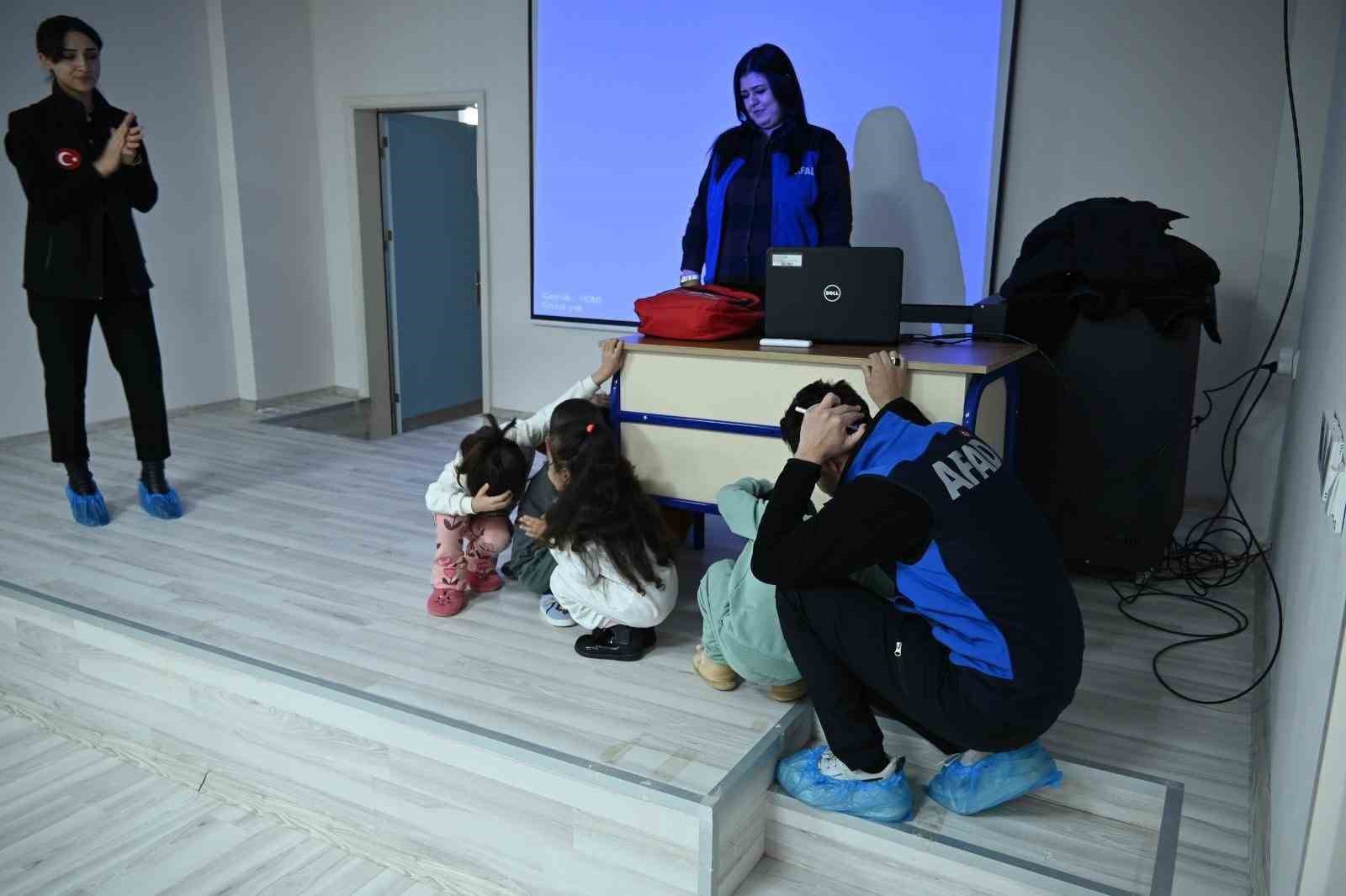 Elazığ&rsquo;da afet farkındalık eğitimi
