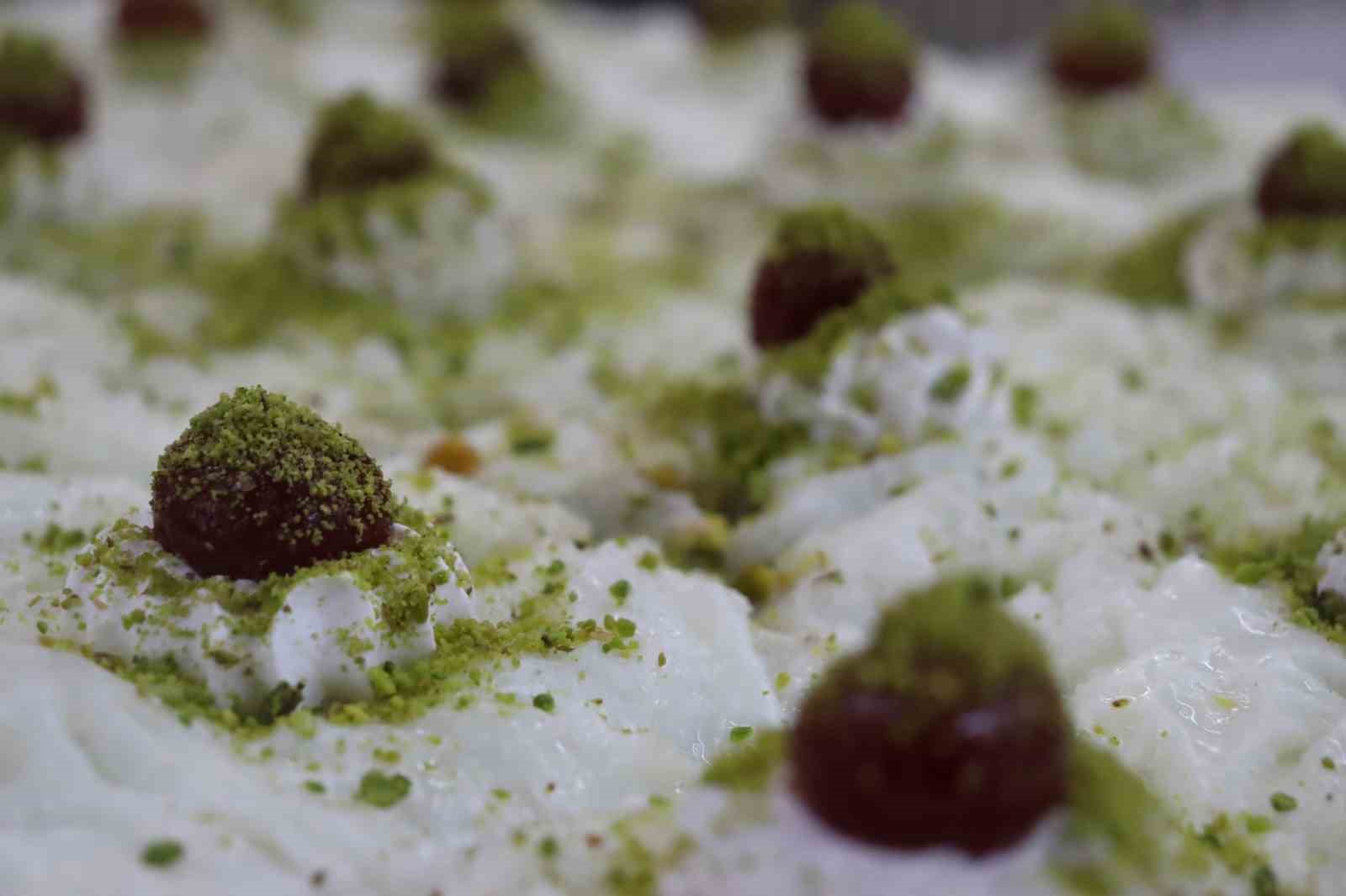 25 yıllık usta, tarihi Osmanlı&rsquo;ya dayanan g&uuml;lla&ccedil;ın p&uuml;f noktalarını anlattı
