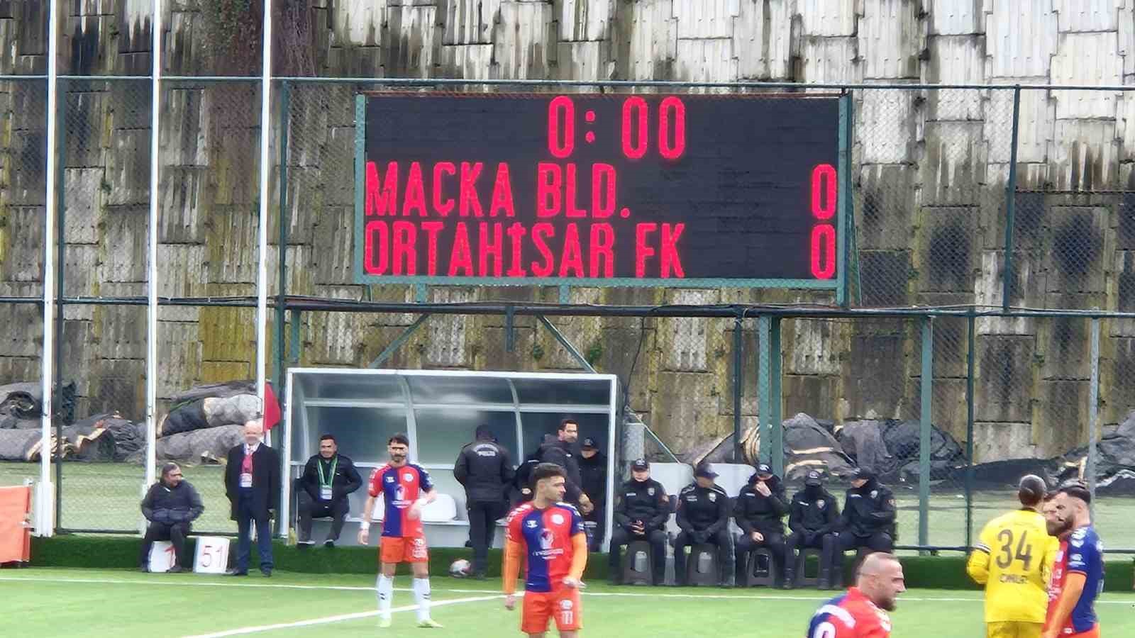 Trabzon&rsquo;da kadın hakemlere 8 Mart jesti
