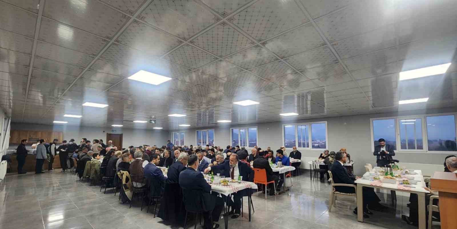 Aydın&rsquo;da protokol ve &ouml;ğrenciler &lsquo;İyilik Sofrası&rsquo;nda bir araya geldi
