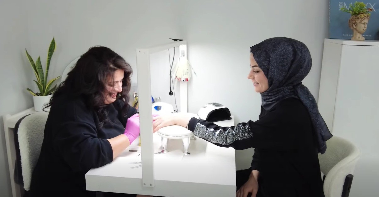 Kursiyer kadın, kendi kuaf&ouml;r d&uuml;kkanını a&ccedil;tı
