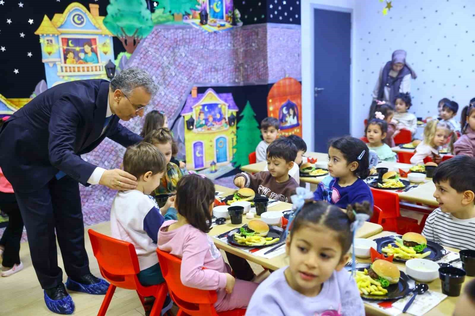 İlkadım’da minikler, tekne oruçlarını Başkan Kurnaz ile birlikte açtı