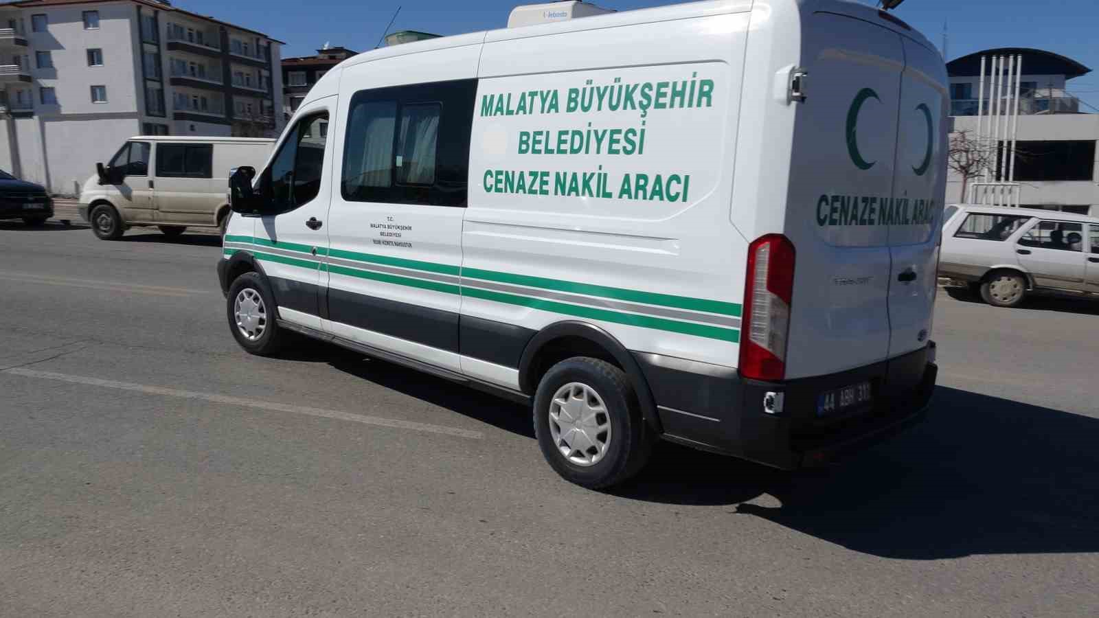 Malatya&rsquo;da oğlu tarafından bı&ccedil;aklanan şahıs hayatını kaybetti
